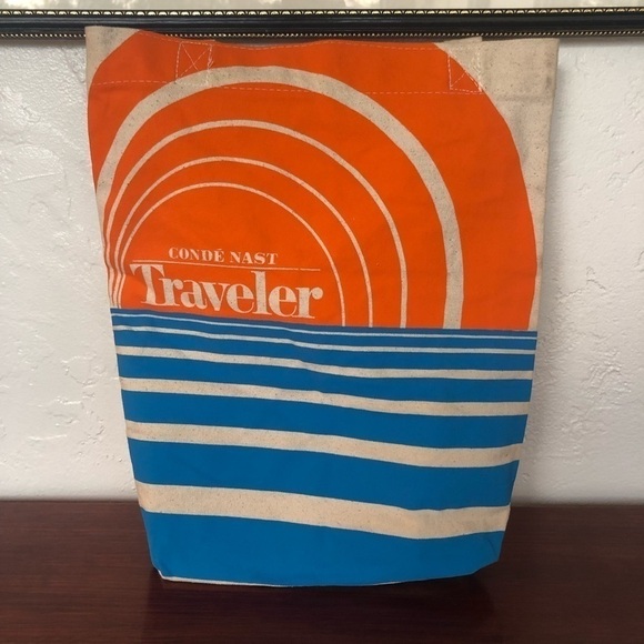 𝅺5/$25 Condé Nast Traveler Tote Bag - Picture 1 of 2